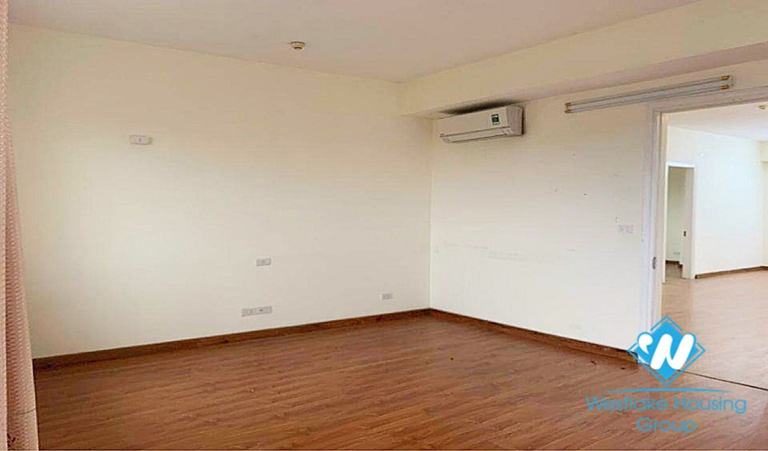  An affordable apartment with 3 bedrooms with unfunished for rent in Ciputra. 
